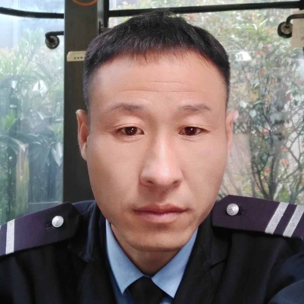 隐形和衬衫的照片