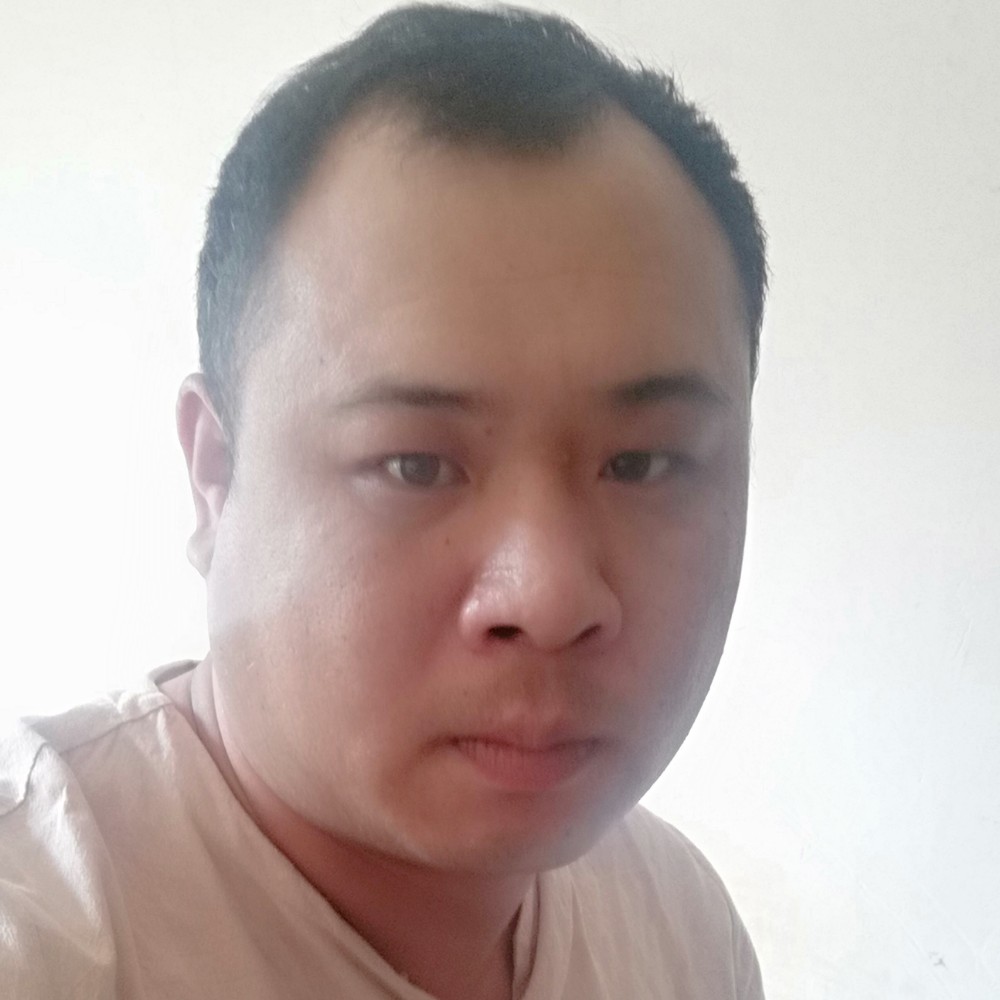 忧虑苦恋玫瑰的照片