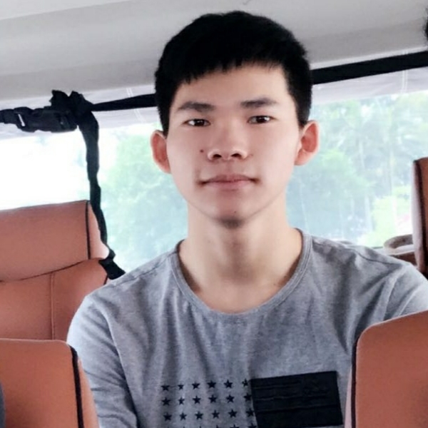 我们的挽手小蝴蝶的照片