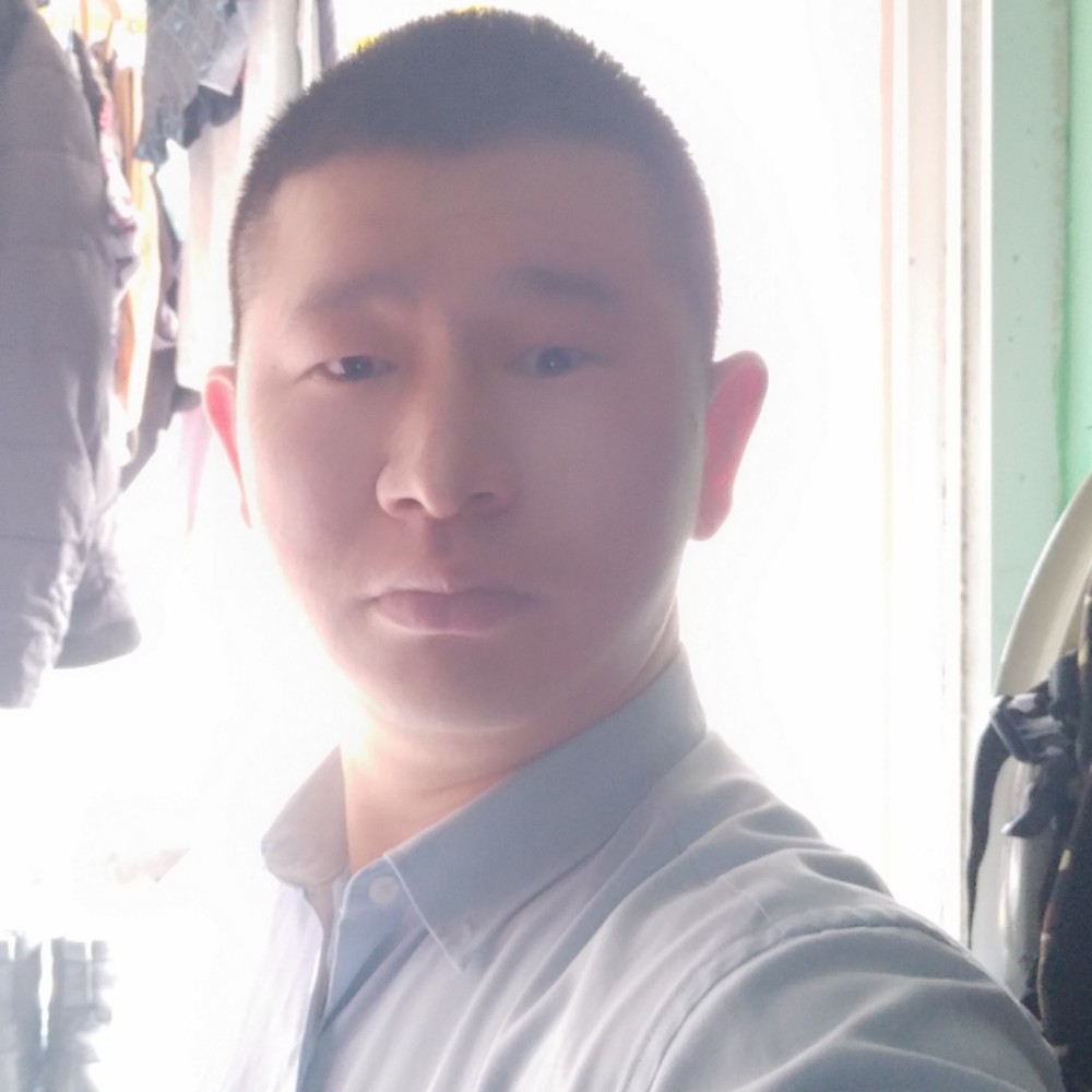 蹲在车站唱离别的照片