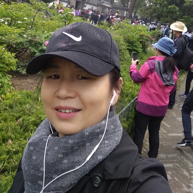 背包与卡布奇诺的的照片