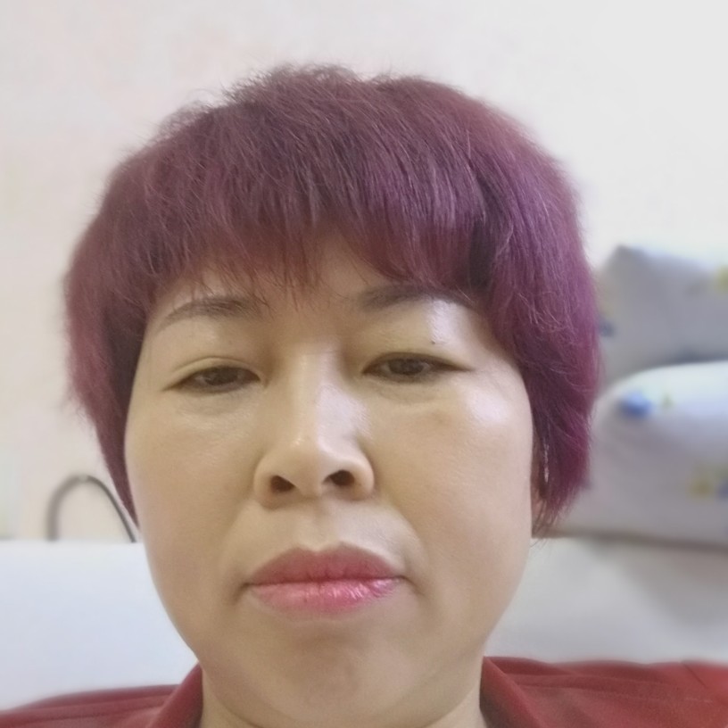 眼睛大闻情话的照片