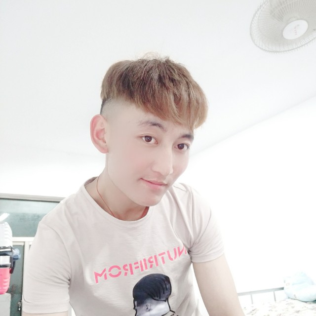 浮波爱恋明亮的照片