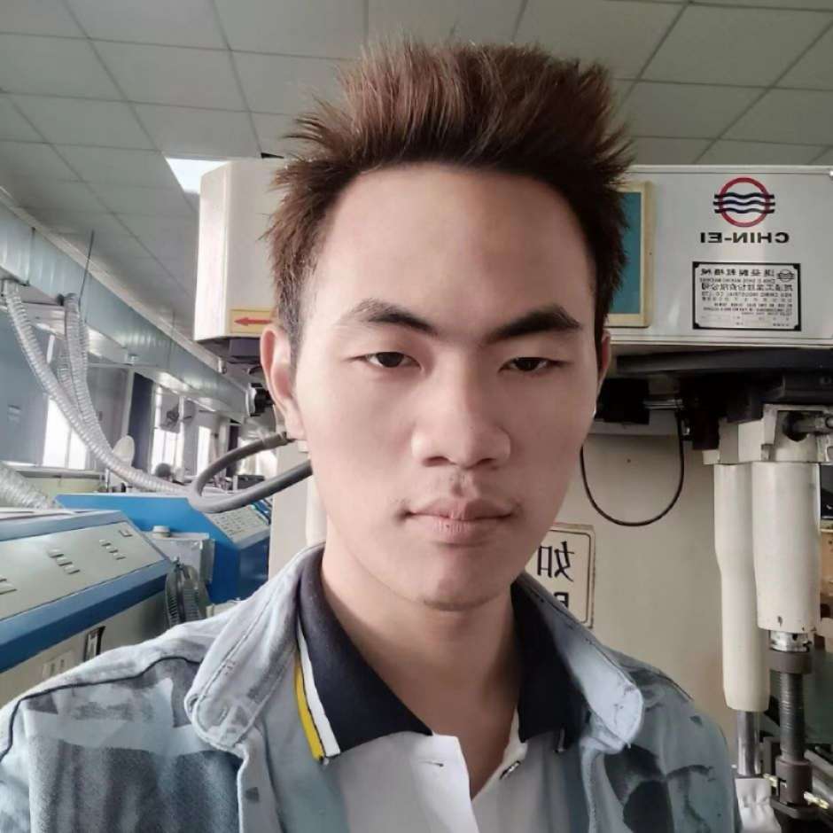 黄深财的照片