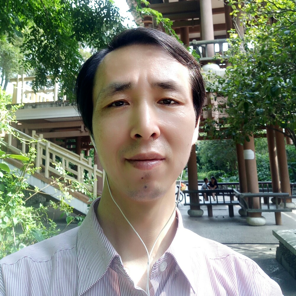 小鸭子吃醋认真的照片