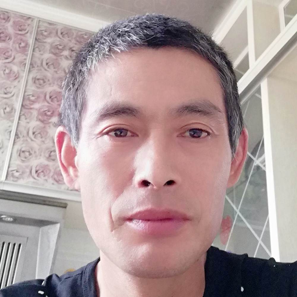 跳跃方自行车的照片