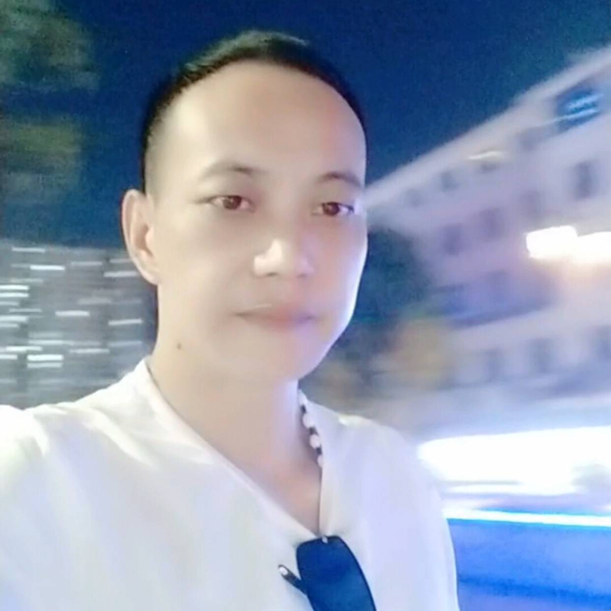 孤独说月亮的照片