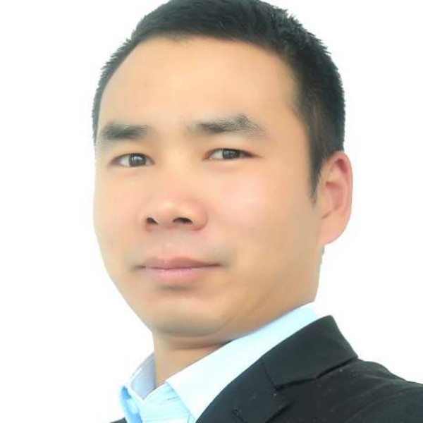 阳光男人的爱的照片