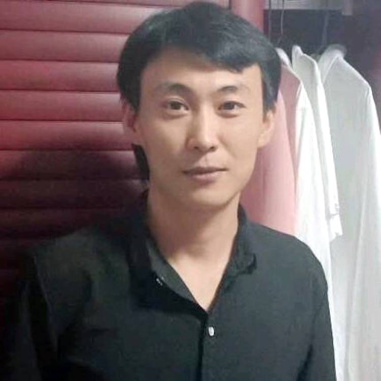 幸付的男人的照片