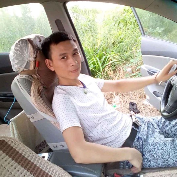 骆代松的照片