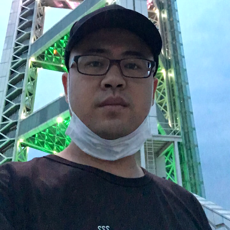 隐忍蹙眉诺言的照片