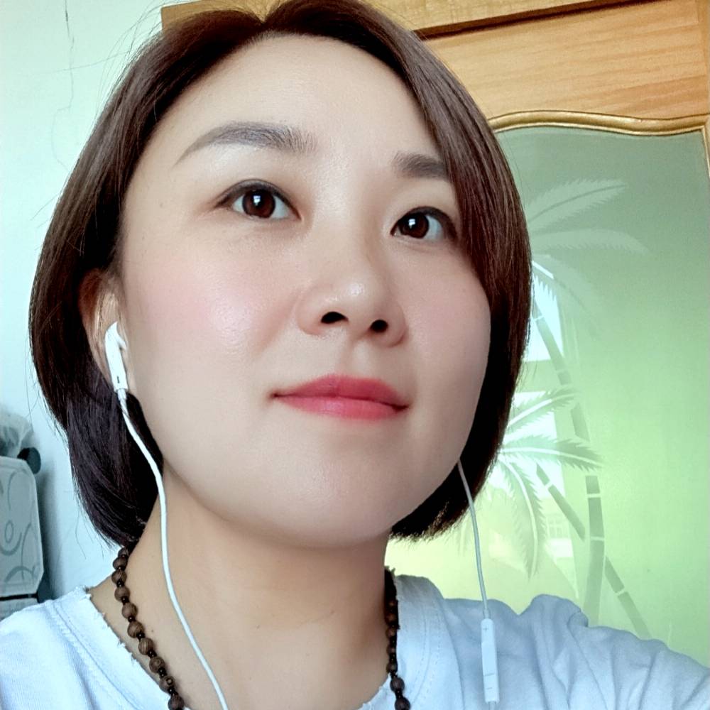 蘩藜安静的照片
