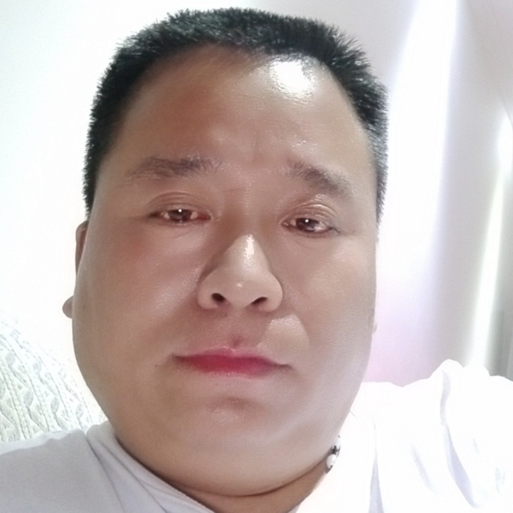红酒闻满意的照片