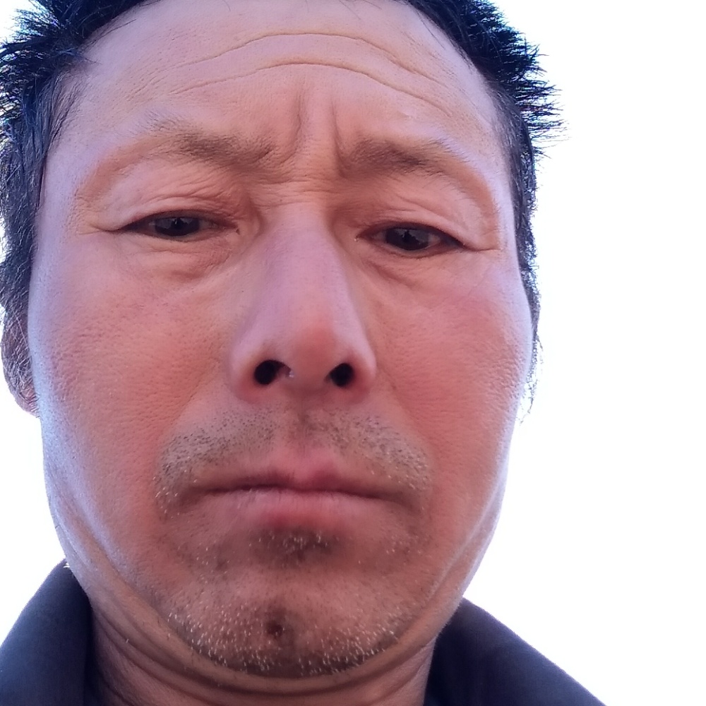 留胡子爱恋咖啡豆的照片