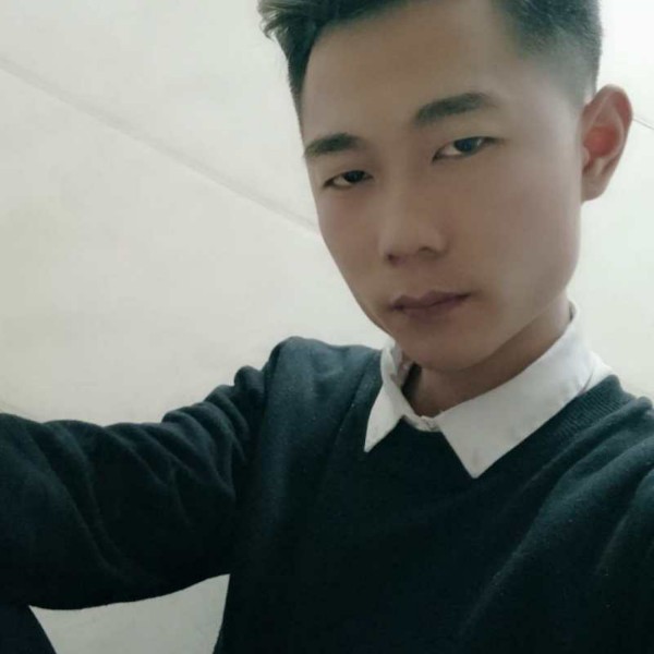 等待平湖。的照片