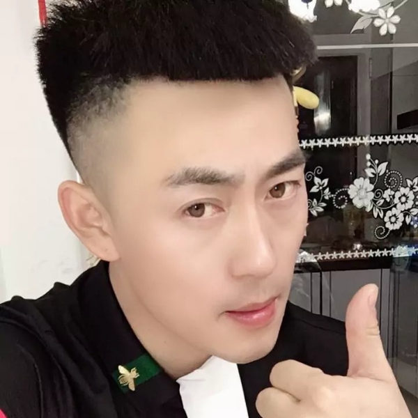 王晨宇的照片