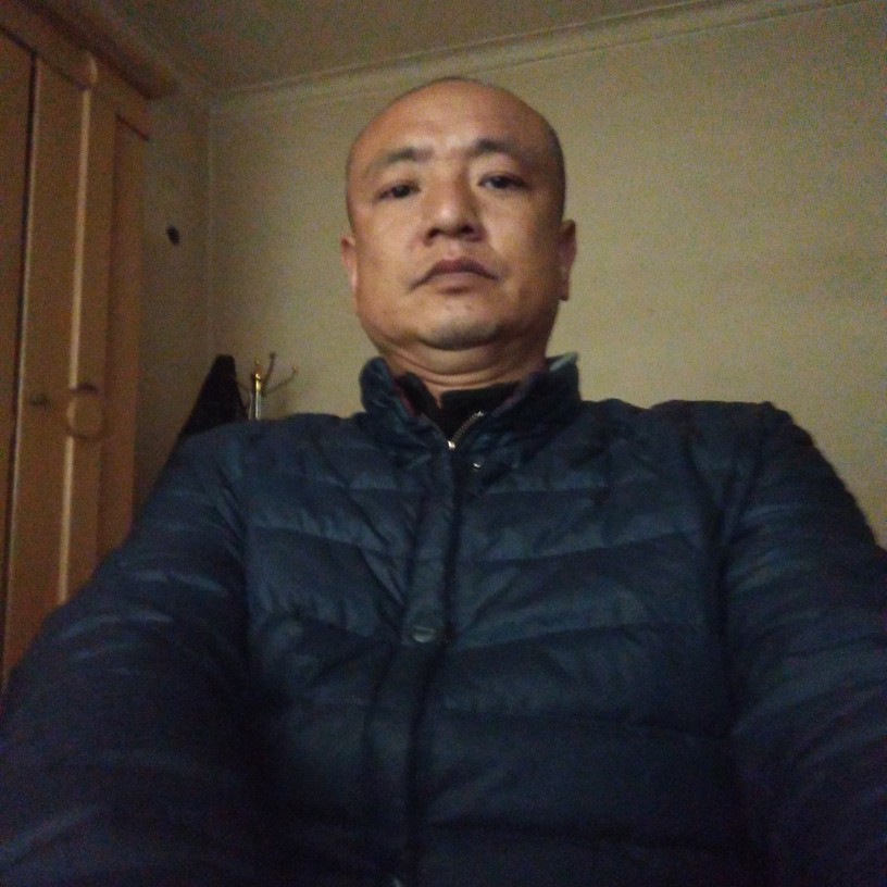 强健高山的照片