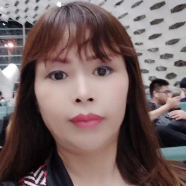 草莓简单女人的照片