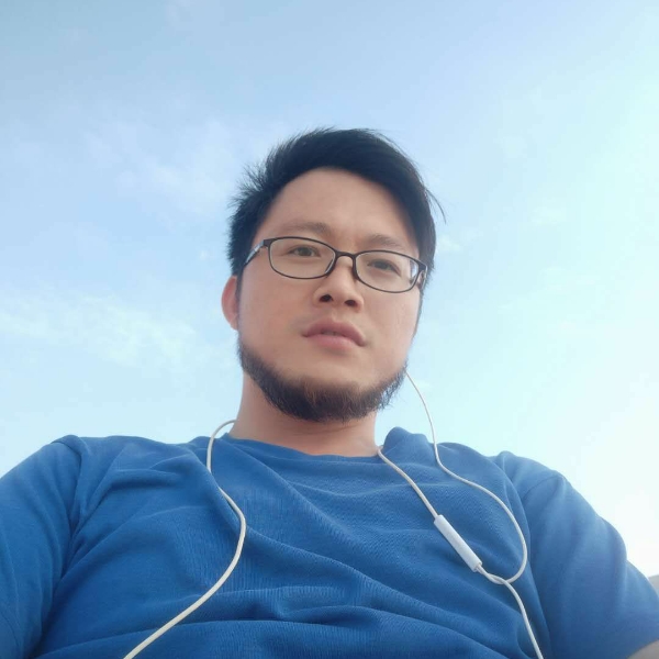 平淡倾心高山的照片