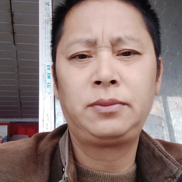 淡然蹁跹浮波的照片