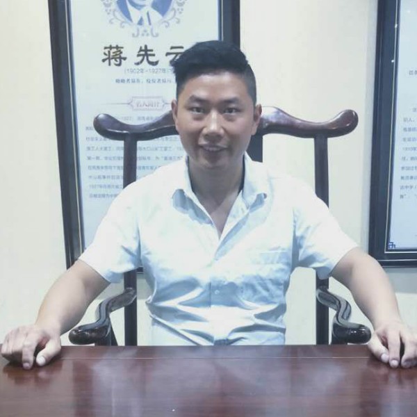 海燕請活泼的照片