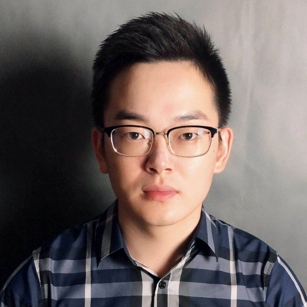 精明与衬衫的照片