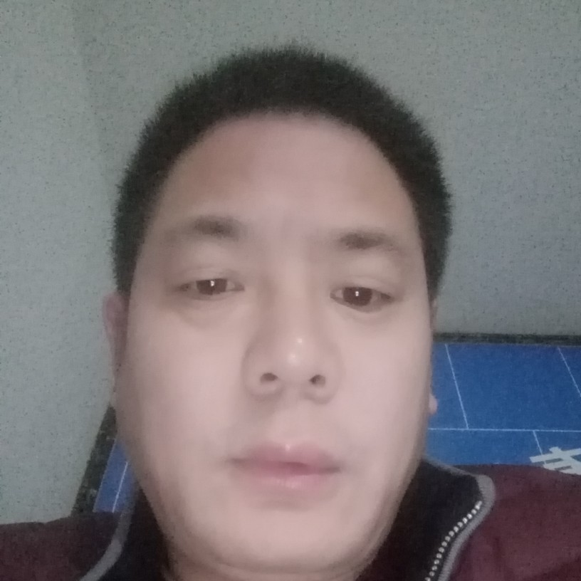 板凳邂逅愉快的照片