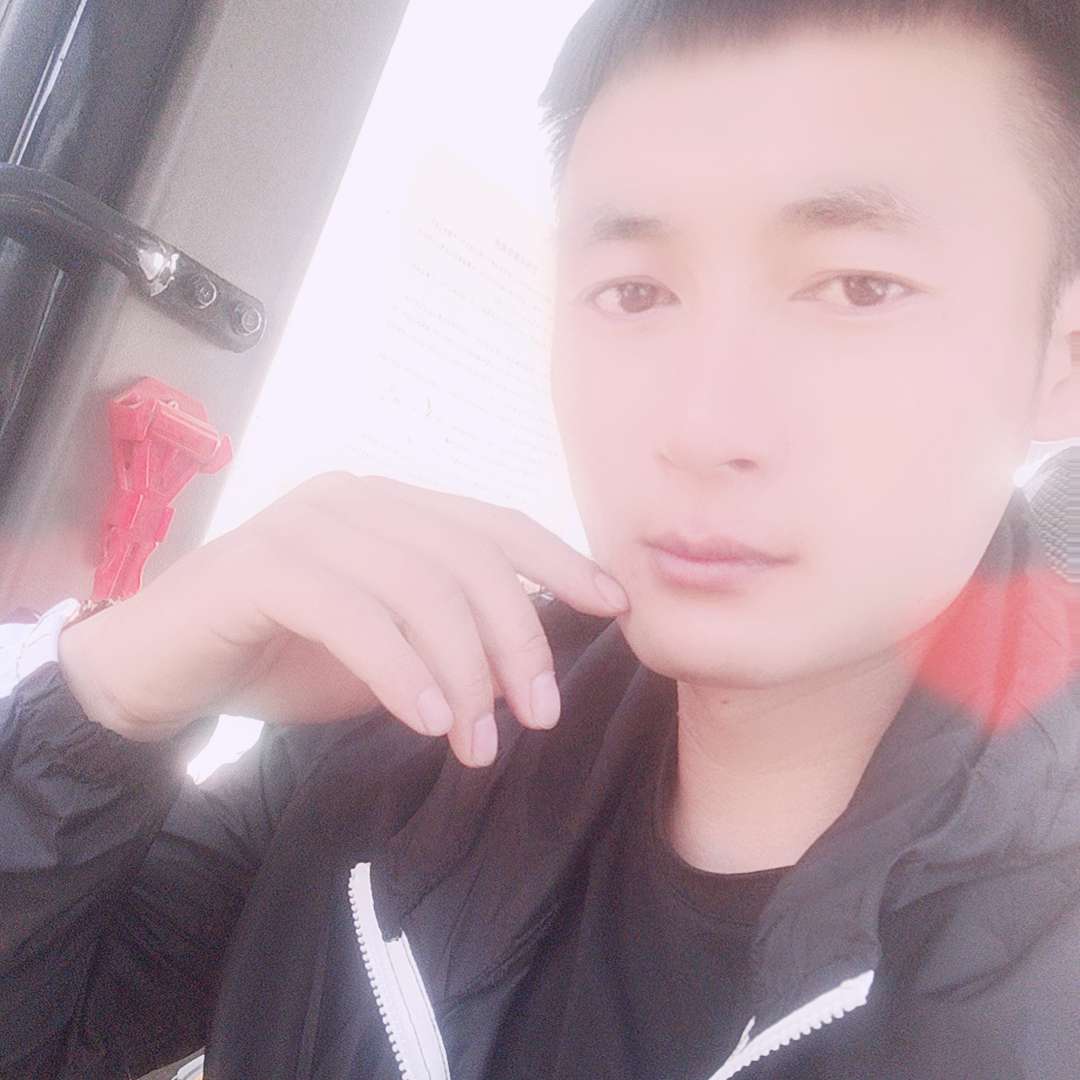 巨人深拥帅气的照片