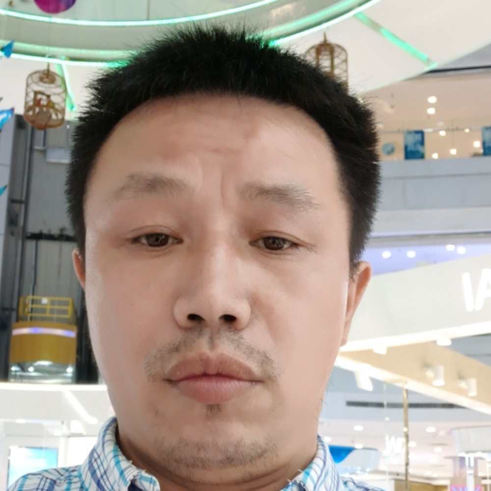 悦耳闻乐曲的照片