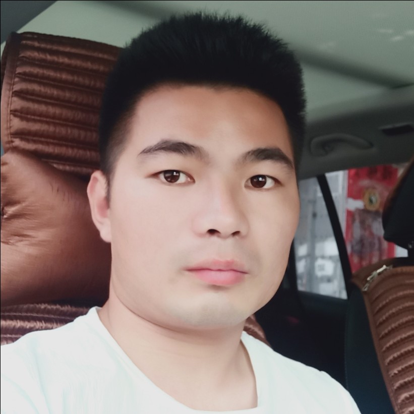 水杯凝眸故意的照片
