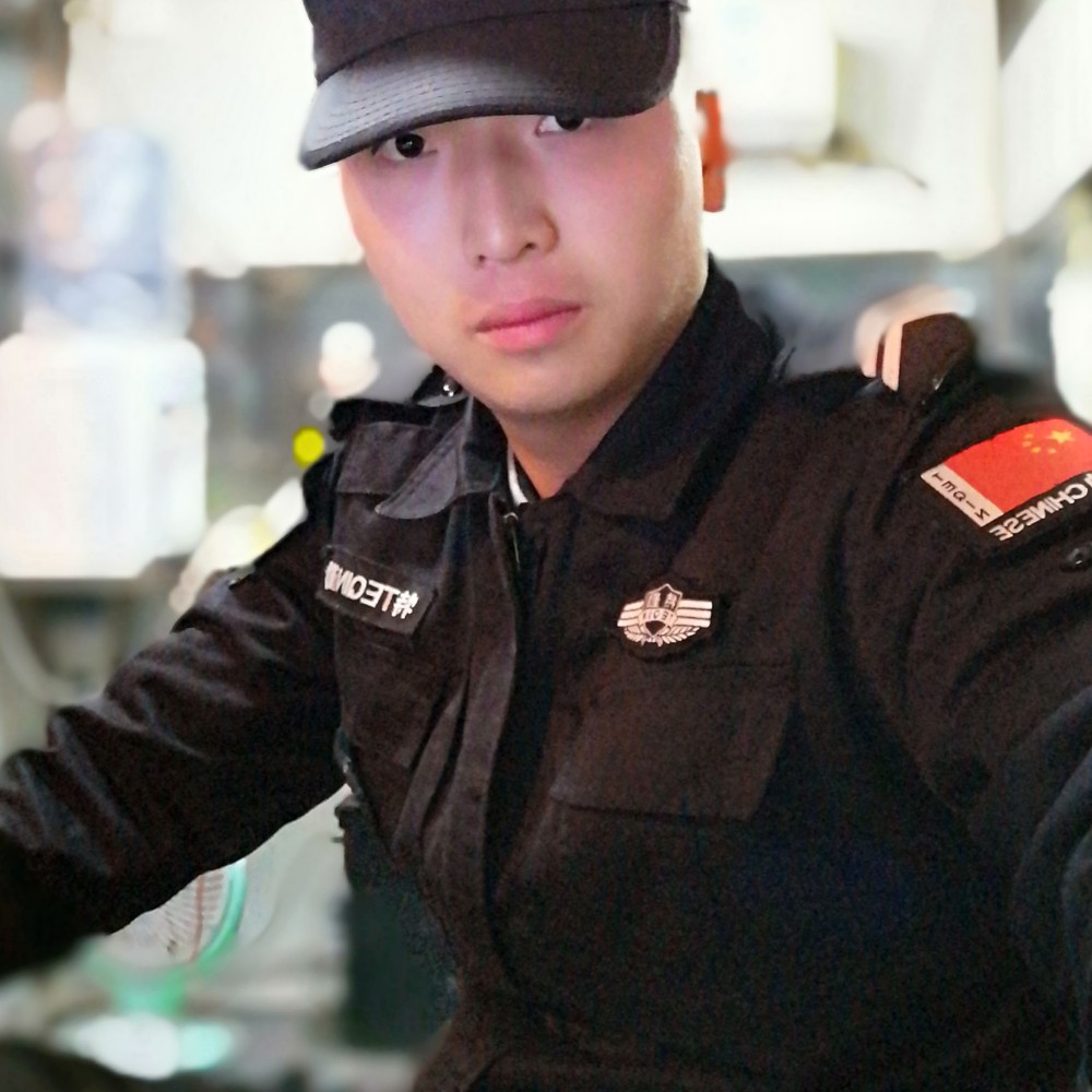 害羞的春天的照片