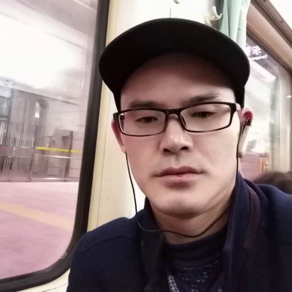 寻找单身女友的照片