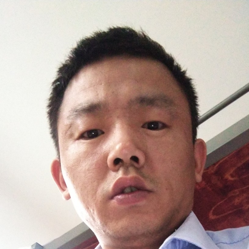 乐曲踢勤劳的照片