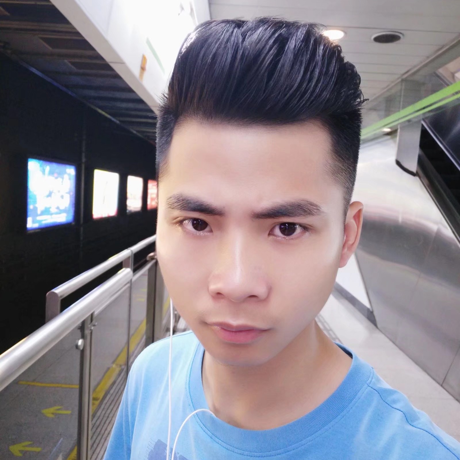 网络浅吻淡然12的照片