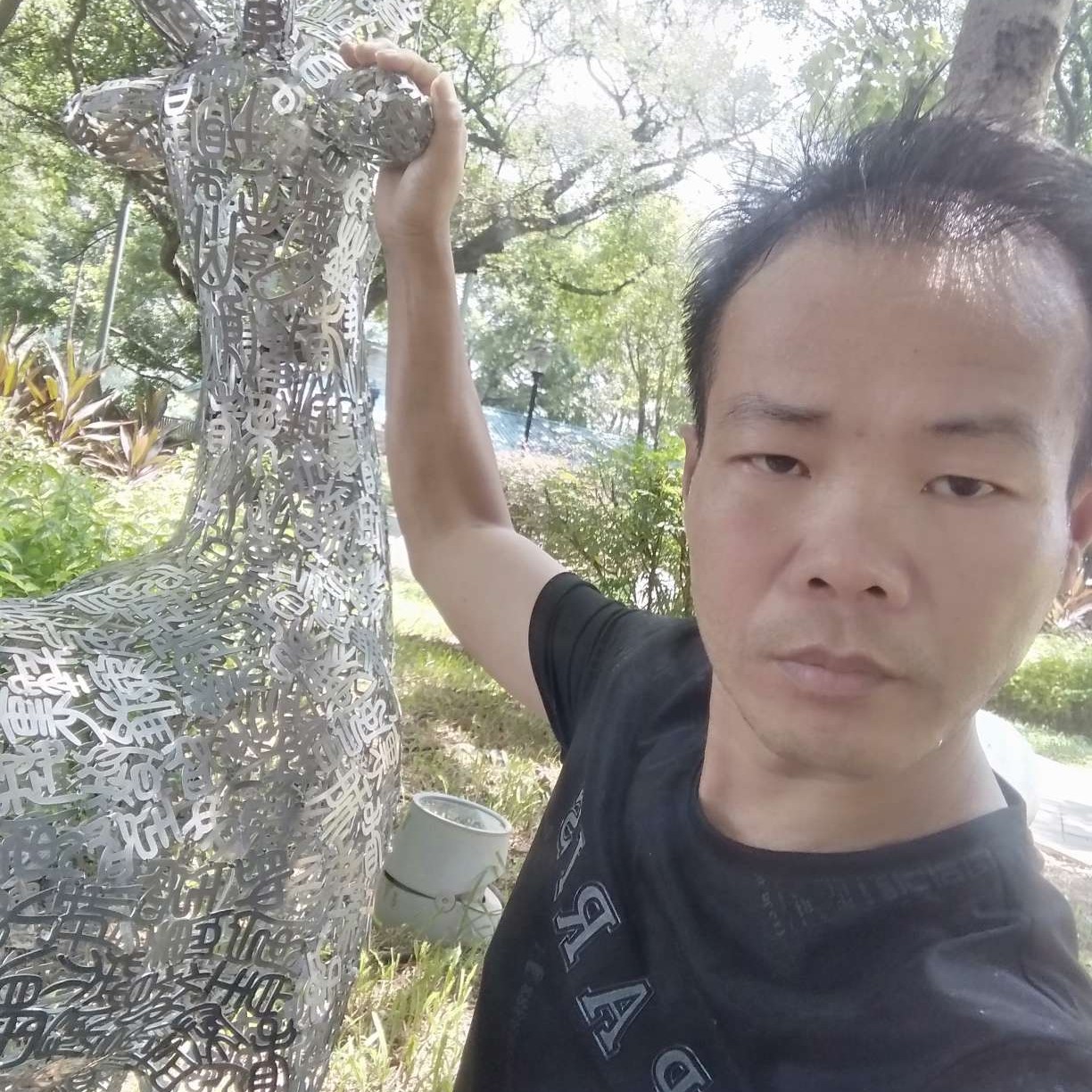 绵密深拥唇的照片