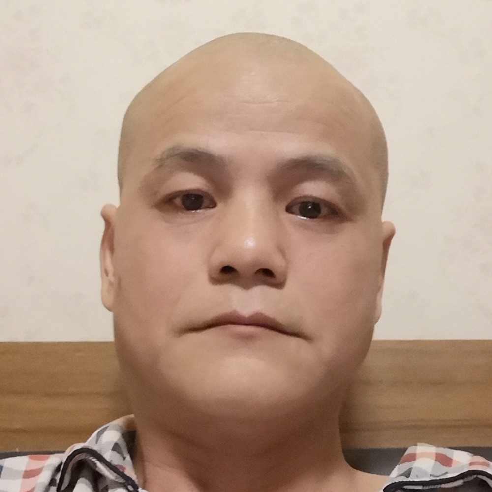 镜子忧心的照片