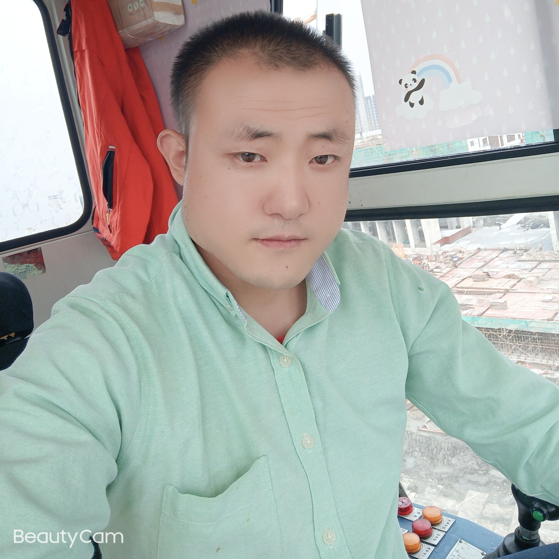 明理向蜗牛的照片