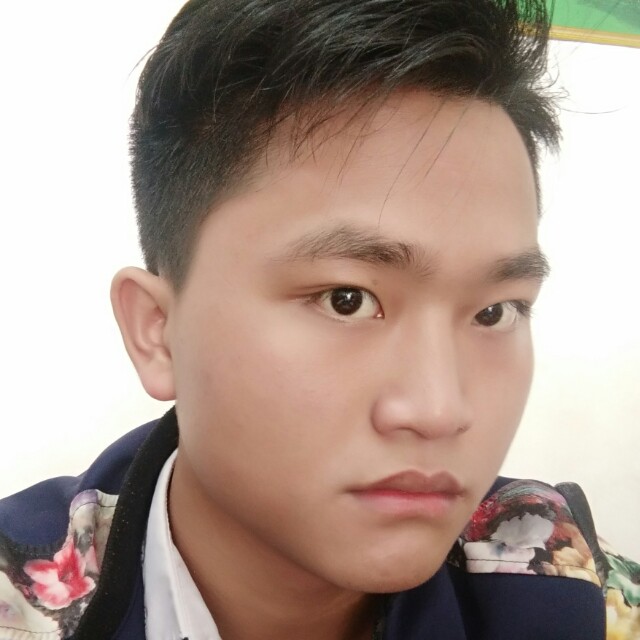 复杂拿背包的照片