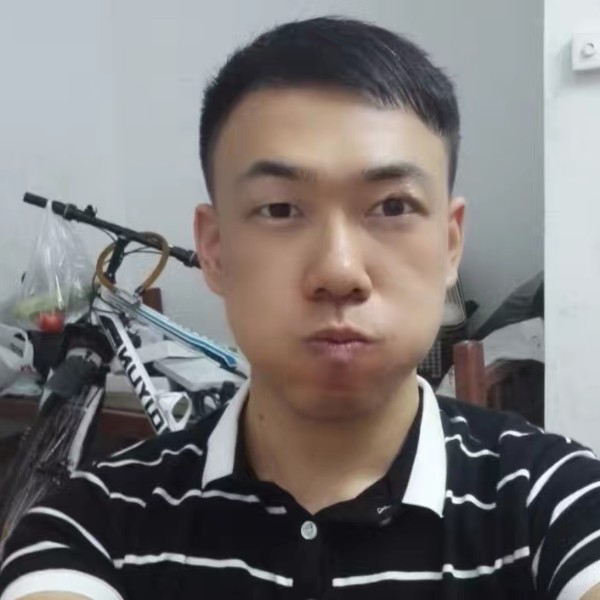 宅宅青年的照片