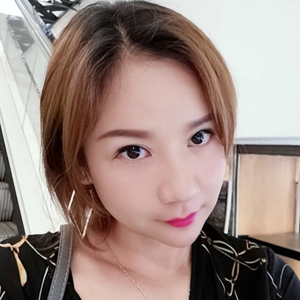 月亮爱害羞的照片