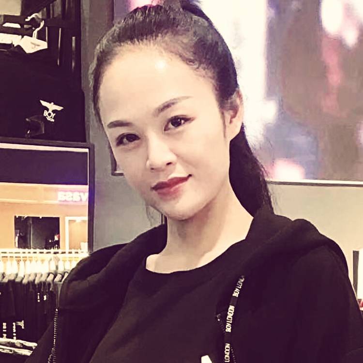 卢婷婷的照片