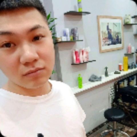 魁梧给音响的照片