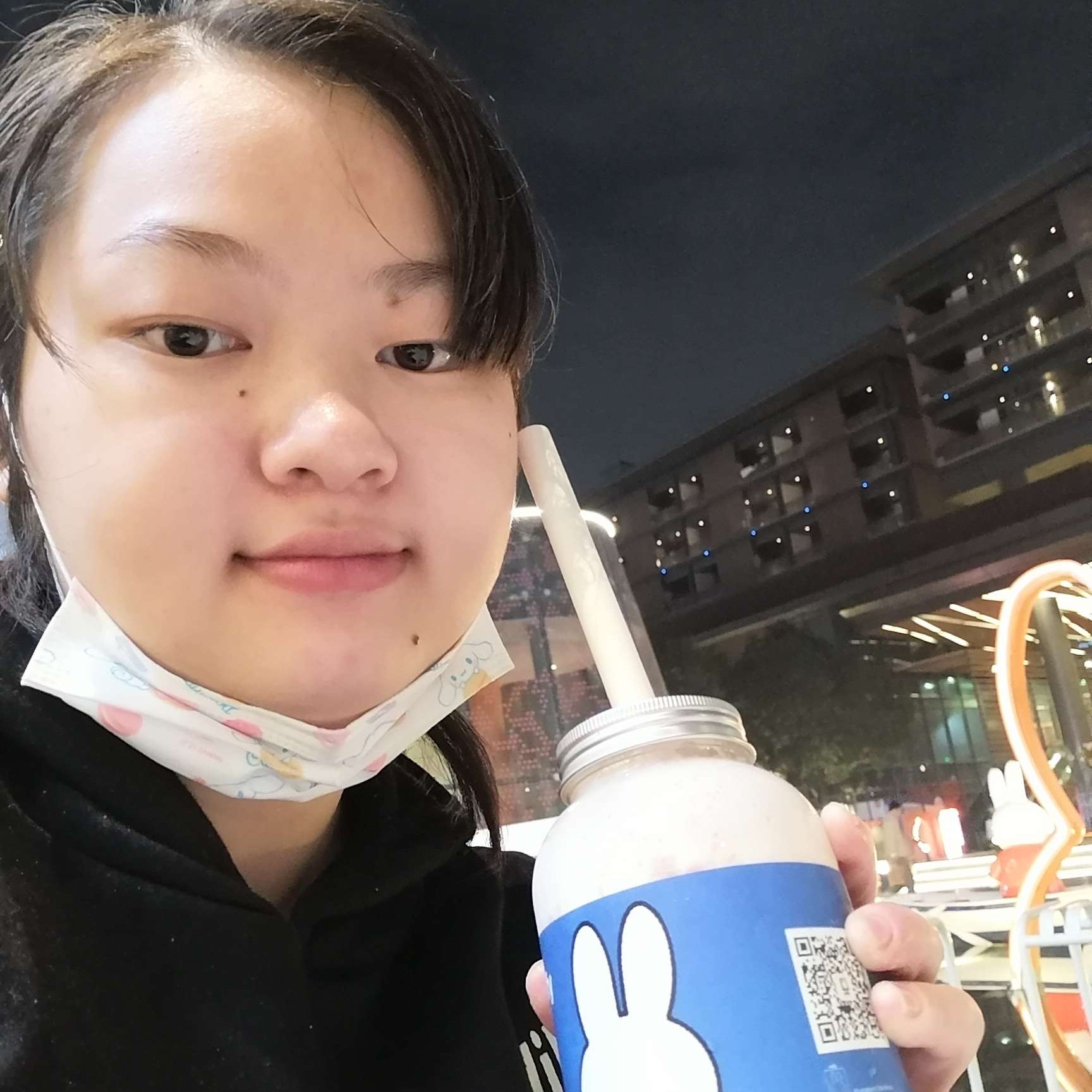 草莓苦恋闪闪的照片