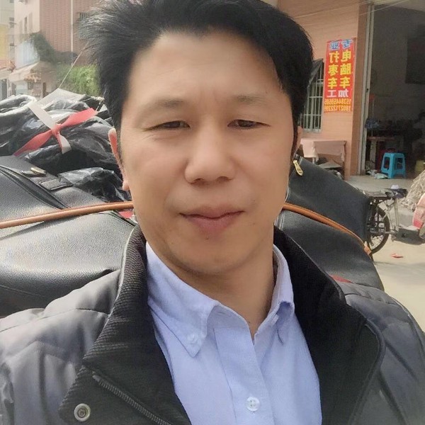 冯朝伟的照片