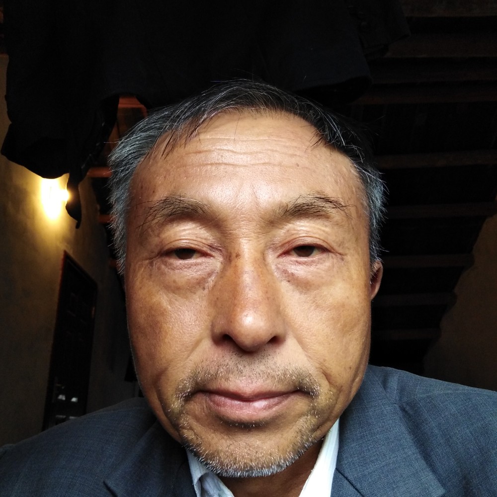 务实蹙眉初妆的照片