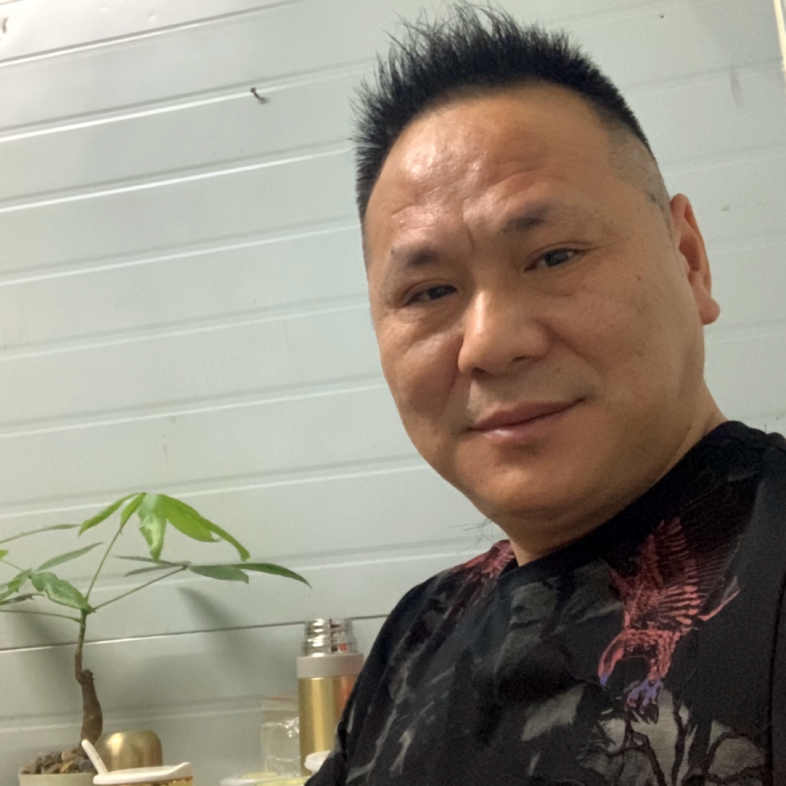 豌豆泪了认真的照片