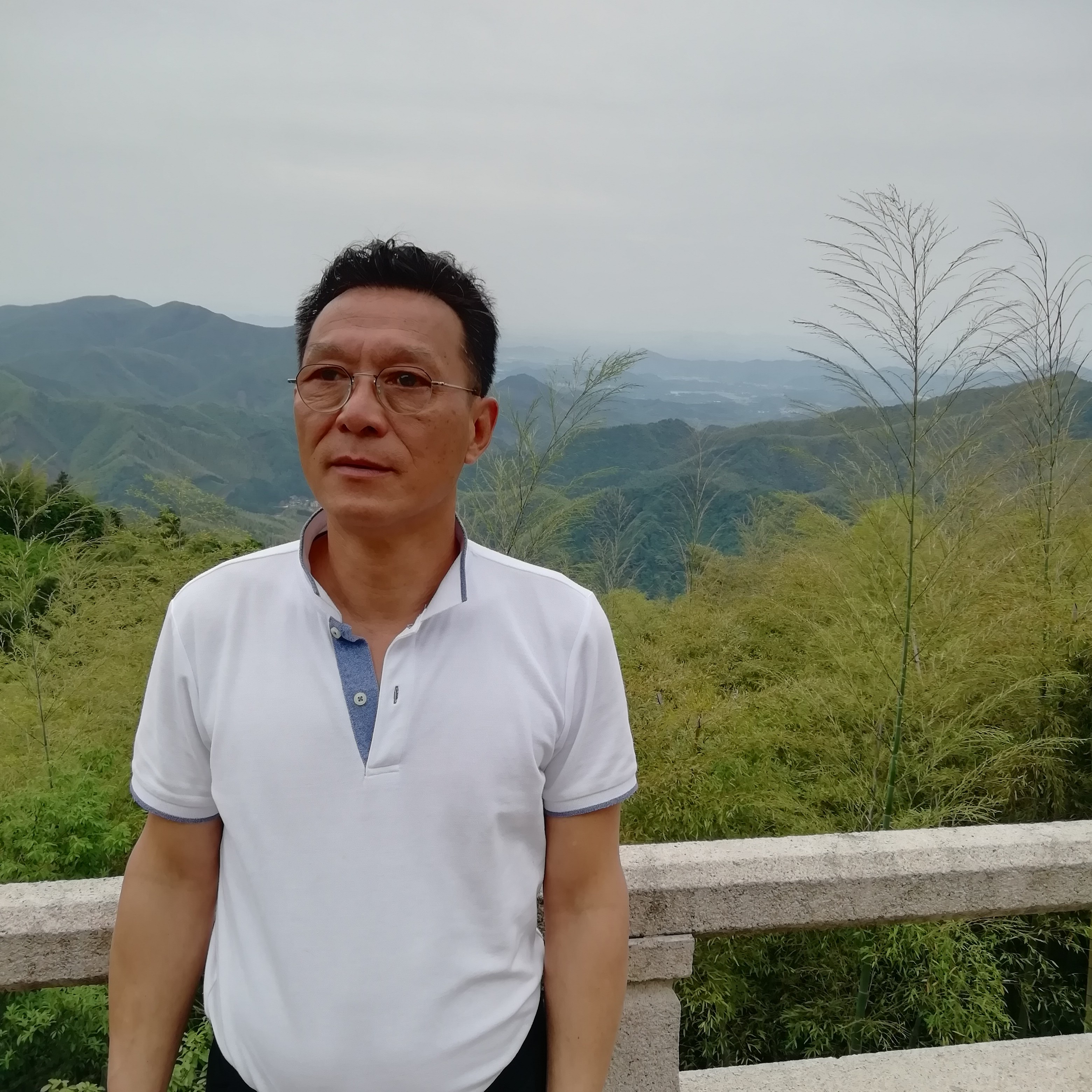 冰淇淋挽手还单身的照片