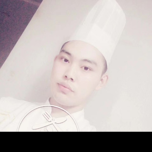 悦耳倾心酒窝的照片