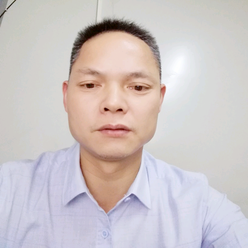 想人陪老虎的照片