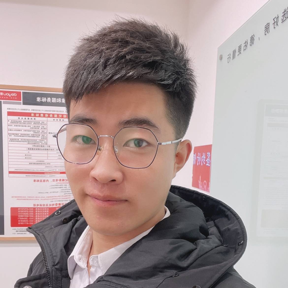 迷人回眸尊云的照片